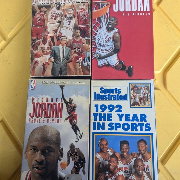 Michael Jordan Sports Card Collection - Picture 1 of 2